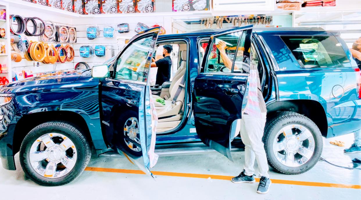 Window film installation in Abu Dhabi, UAE | Premium Tinting Services in Abu Dhabi, UAE